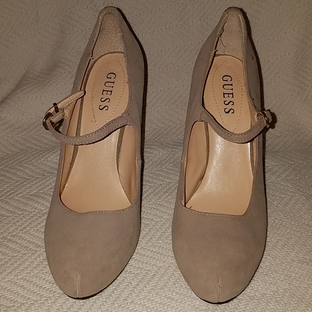 Guess high heel shoes